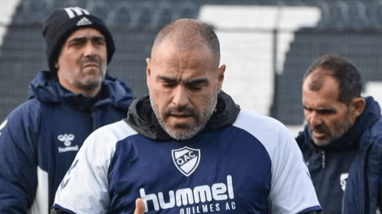 Jogadores do Quilmes confirmam saída de Aldo Duscher após técnico voltar atrás na demissão - Imagem do artigo original