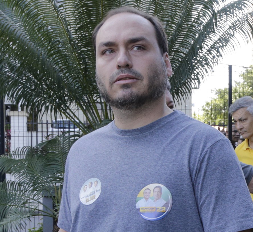 Filhos de Bolsonaro acusam governadores de direita de oportunismo político - Imagem do artigo original