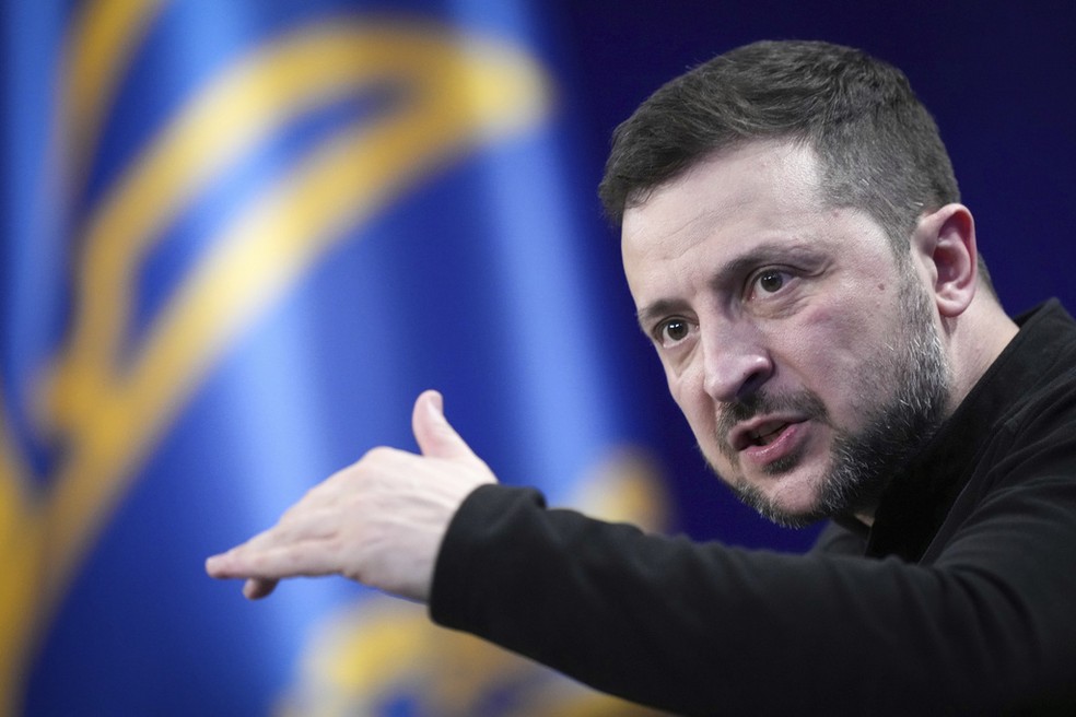 Zelensky denuncia ataques russos como “cínicos” antes de reunião com Trump em Washington - Imagem do artigo original
