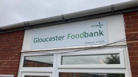 Nova gerente se surpreende com alta procura por ajuda no Gloucester Foodbank - Imagem do artigo original