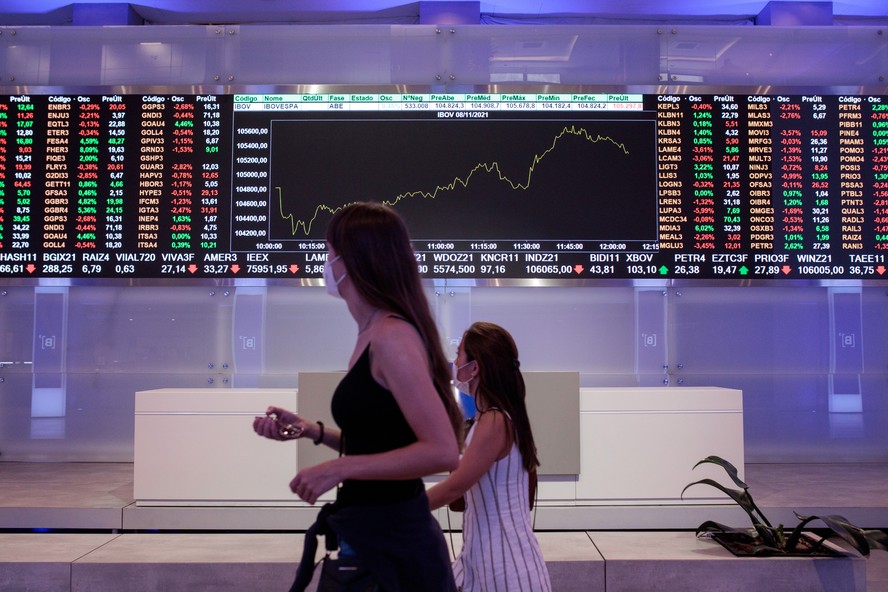Ibovespa dispara 2,57% e registra maior avanço diário desde 9 de abril após fala moderada de Powell - Imagem do artigo original
