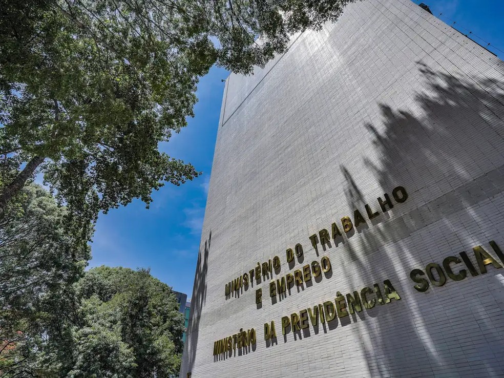 CMN permite que empresas usem e-Social para calcular número de empregados - Imagem do artigo original