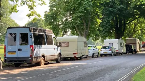 Conselho de Bristol pede apoio do vice-premiê britânico para enfrentar aumento de moradores em vans - Imagem do artigo original
