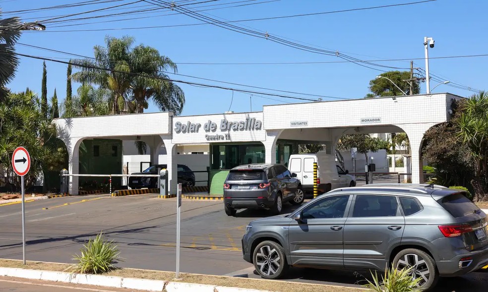 Moraes envia à PGR pedido da PF para vigiar casa de Bolsonaro 24 horas - Imagem do artigo original