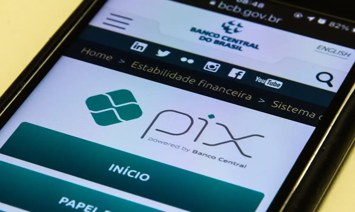 Imagem destacada - Pix reduz custos em R$ 106,7 bilhões para consumidores e empresas desde 2020, aponta estudo