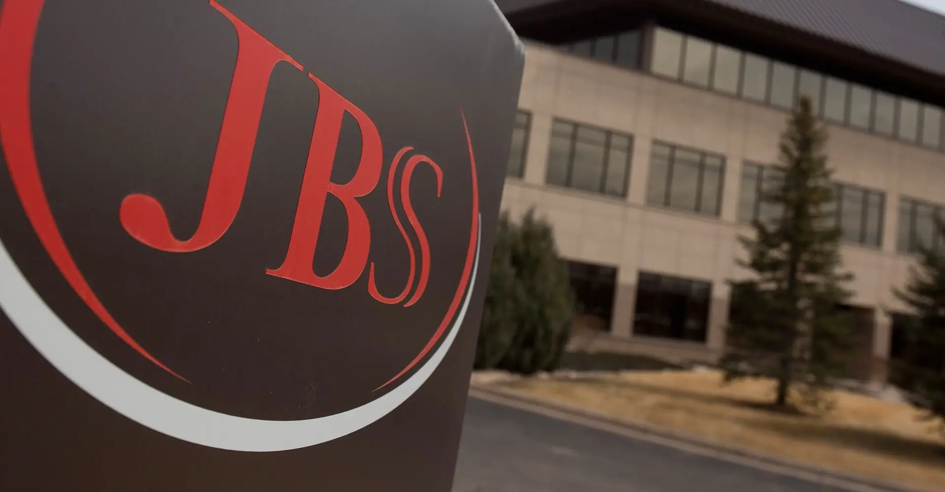Imagem destacada - JBS compra fábrica em Iowa e destina US$ 100 milhões para ampliar produção de bacon e linguiças