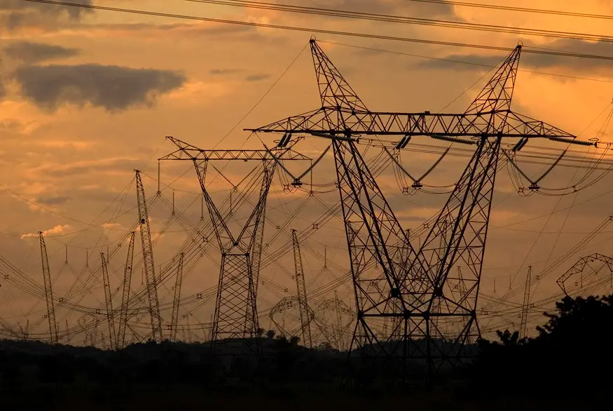 Imagem destacada - STF valida lei que determina devolução integral de créditos tributários a consumidores de energia