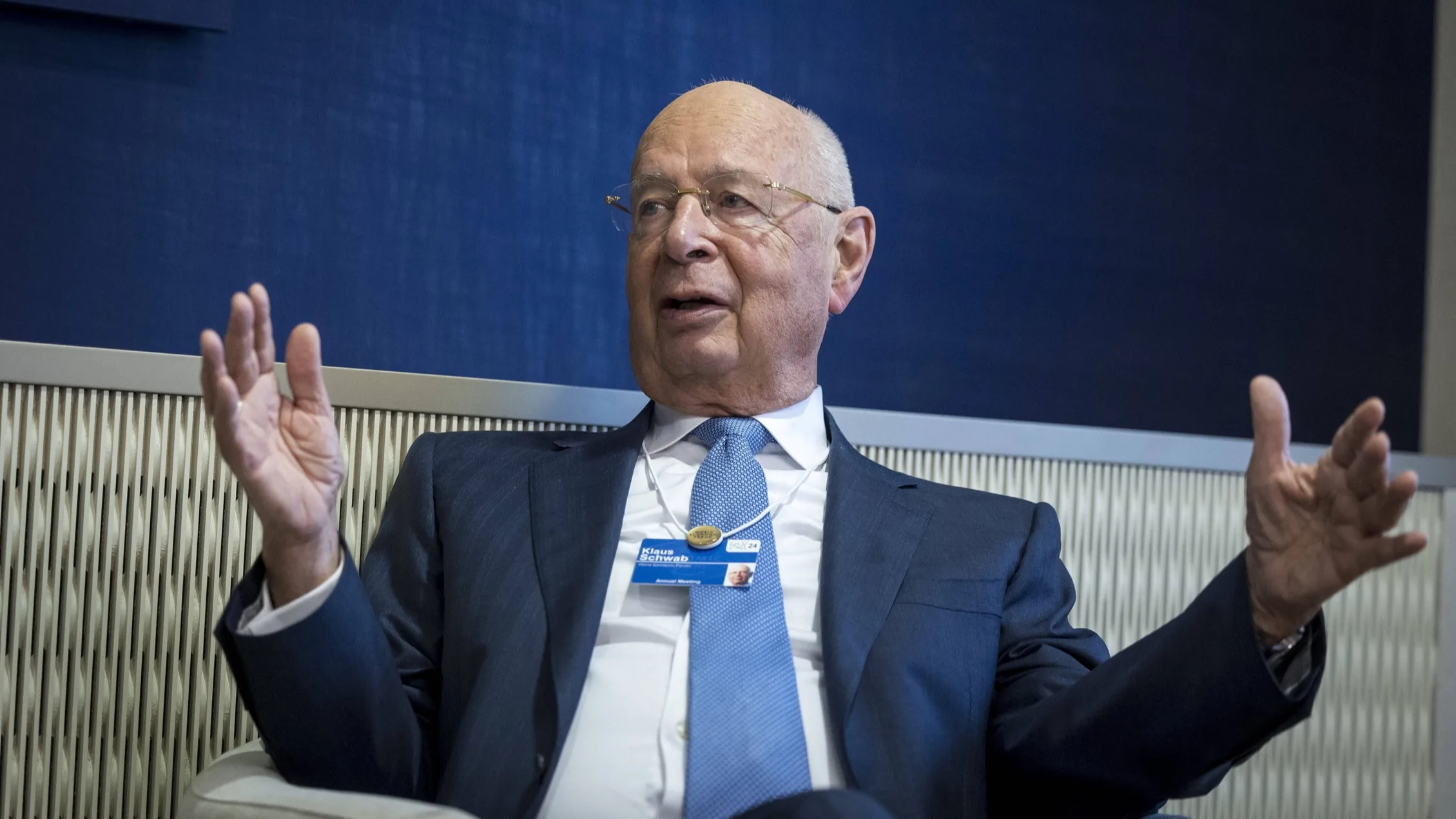 Imagem destacada - Fórum Econômico Mundial isenta Klaus Schwab de irregularidades materiais