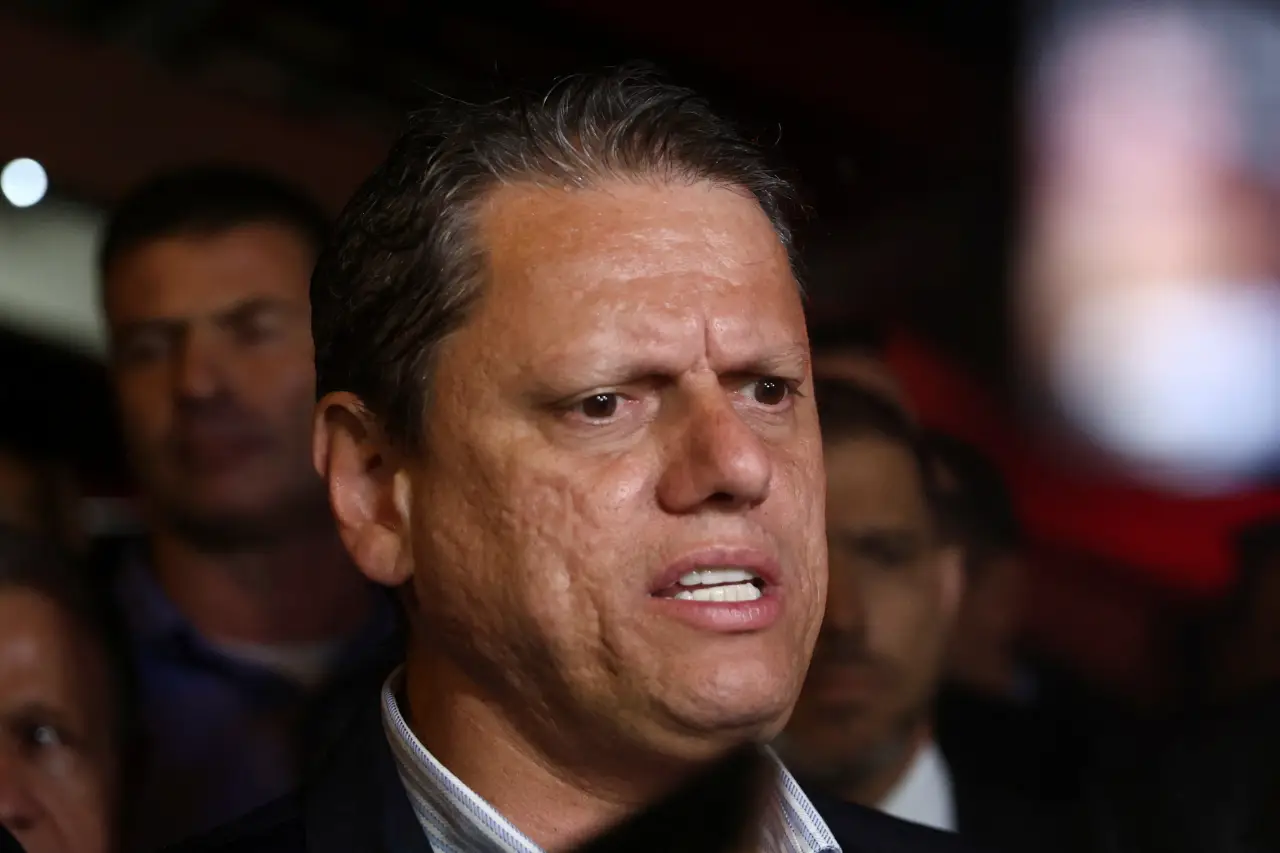 Imagem destacada - Tarcísio promete punição dura a envolvidos em esquema na Fazenda de SP e afirma que “vagabundo tem que ser tratado com rigor”