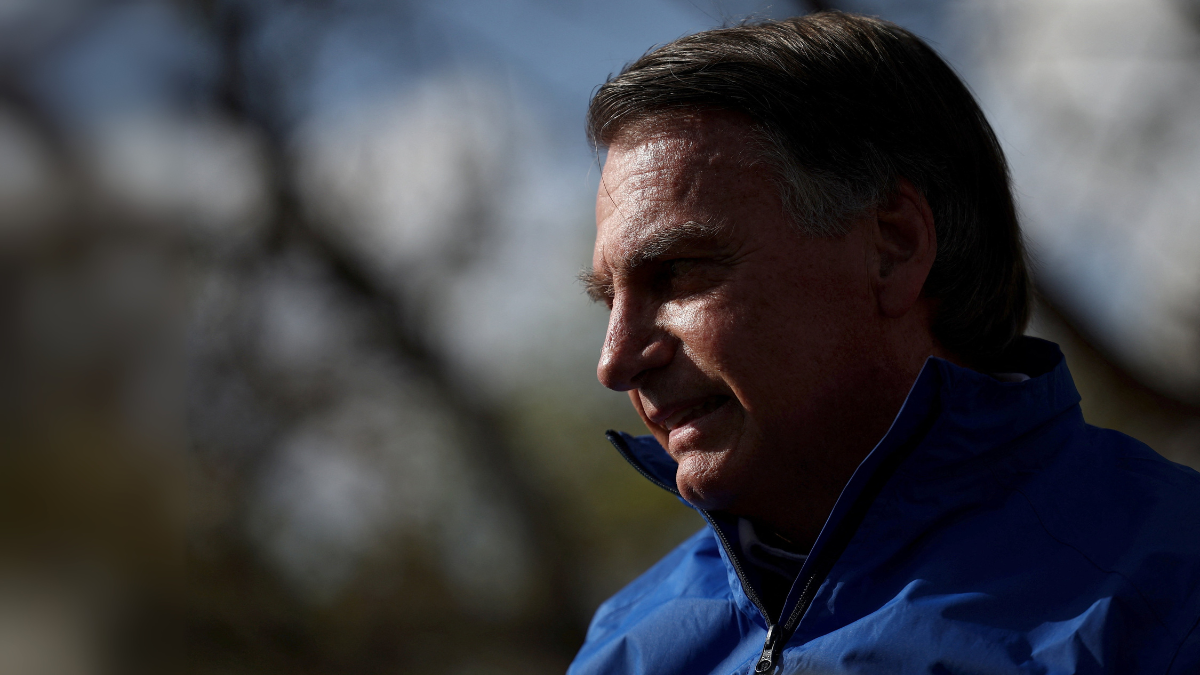 Imagem destacada - Bolsonaro faz novos exames em Brasília após crises de soluço e falta de ar