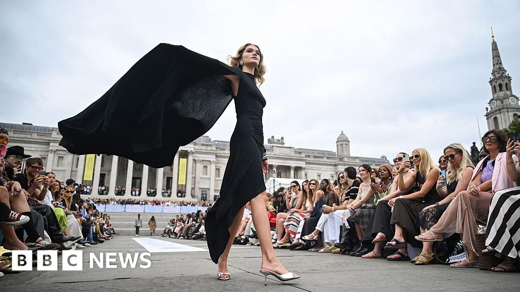 Imagem destacada - Topshop anuncia retorno às lojas físicas e promove primeiro desfile em sete anos