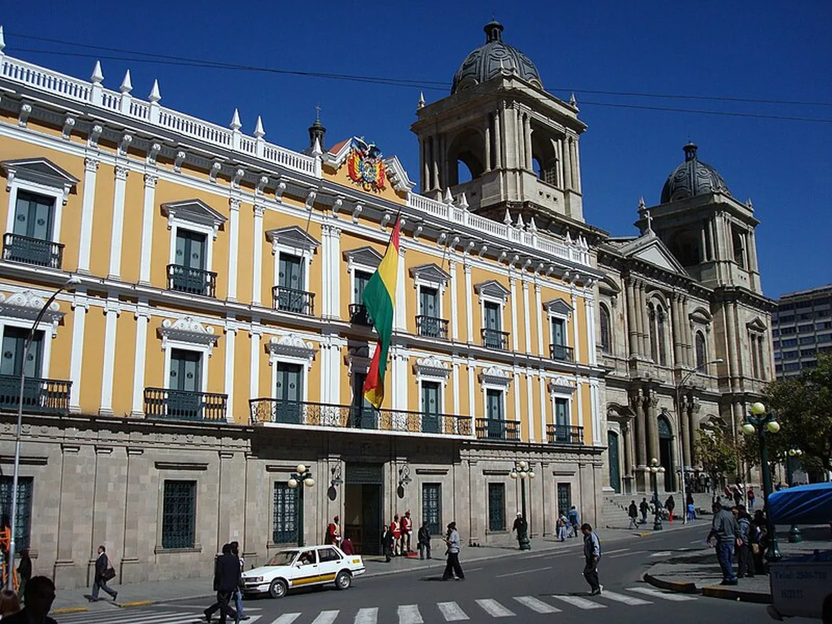 Imagem destacada - Bolívia vai às urnas em meio a crise econômica e provável segundo turno entre candidatos de direita