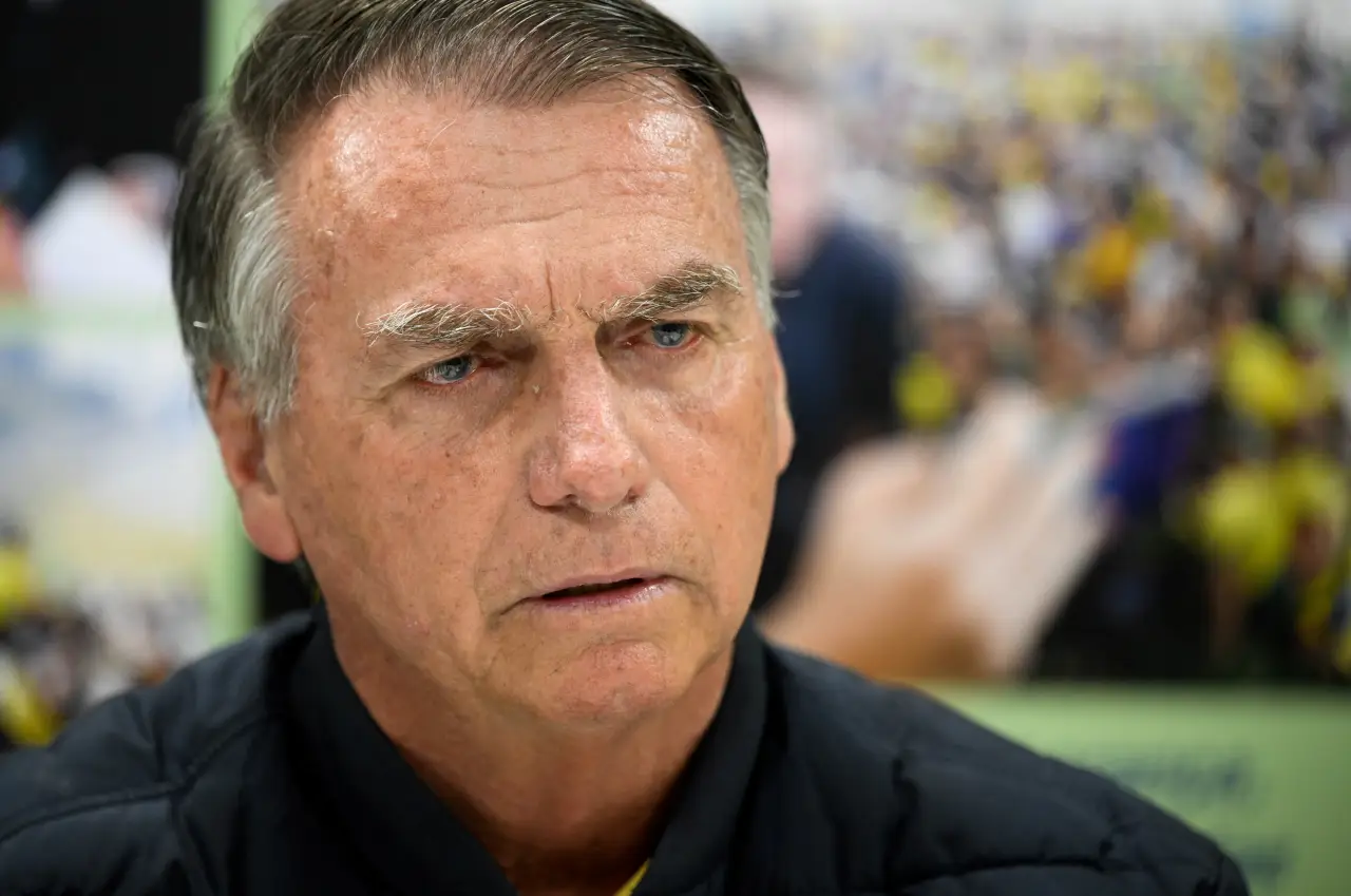 Imagem destacada - Exames apontam inflamações residuais nos pulmões e no sistema digestivo de Jair Bolsonaro