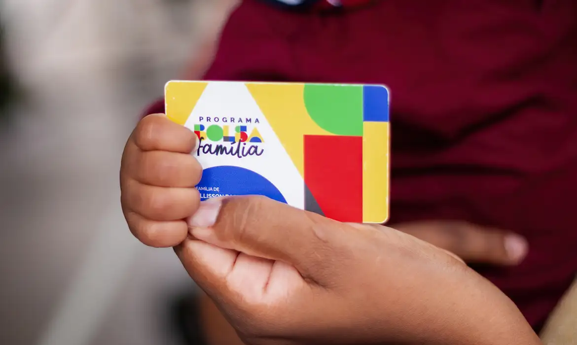 Imagem destacada - Caixa inicia pagamentos de agosto do Bolsa Família; benefício mínimo é de R$ 600