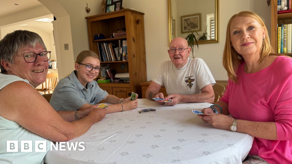 Imagem destacada - Família de Guernsey divide casa entre três gerações desde 2016 e diz que escolha foi “óbvia”