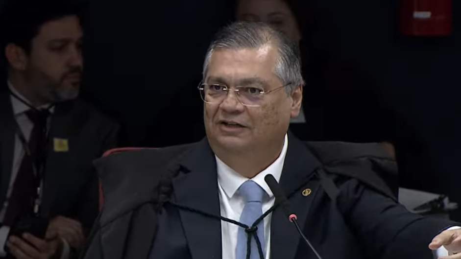 Imagem destacada - Gleisi Hoffmann elogia decisão de Flávio Dino que limita efeito de leis estrangeiras no Brasil