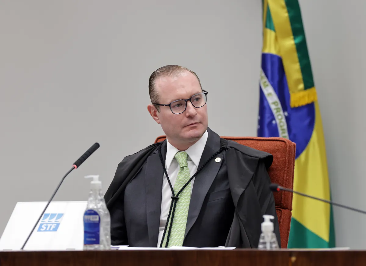 Imagem destacada - Ministros do STF divergem sobre decisão de Dino e querem discutir Lei Magnitsky em ação sob relatoria de Zanin