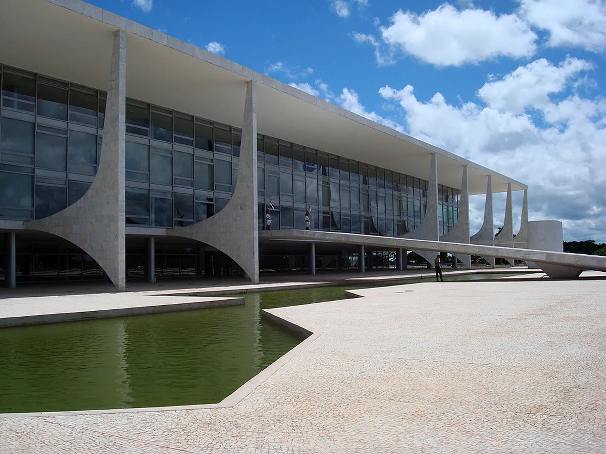 Imagem destacada - Brasil aguarda consultas com EUA após responder a investigação comercial e considera ação judicial se houver sanções