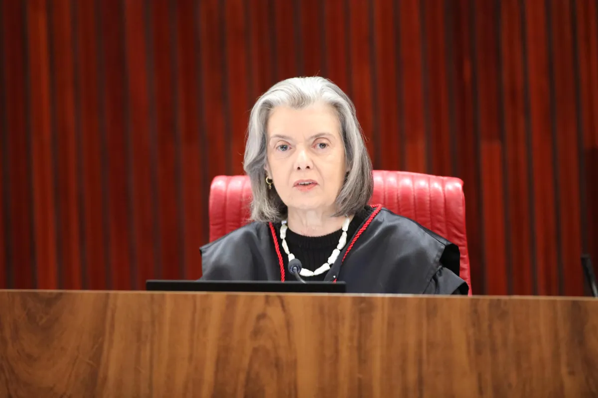 Imagem destacada - Cármen Lúcia afirma que há quem espere sua saída do TSE para ignorar regra de paridade de gênero
