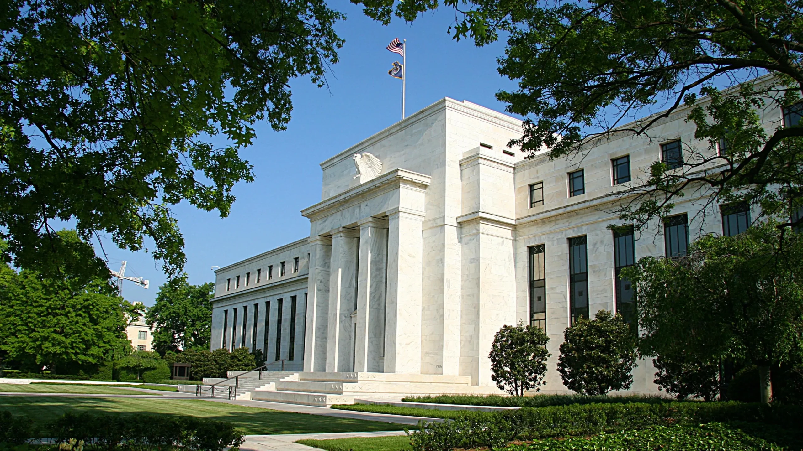 Imagem destacada - Ata do Fed revela divisão sobre impacto das tarifas de Trump na inflação