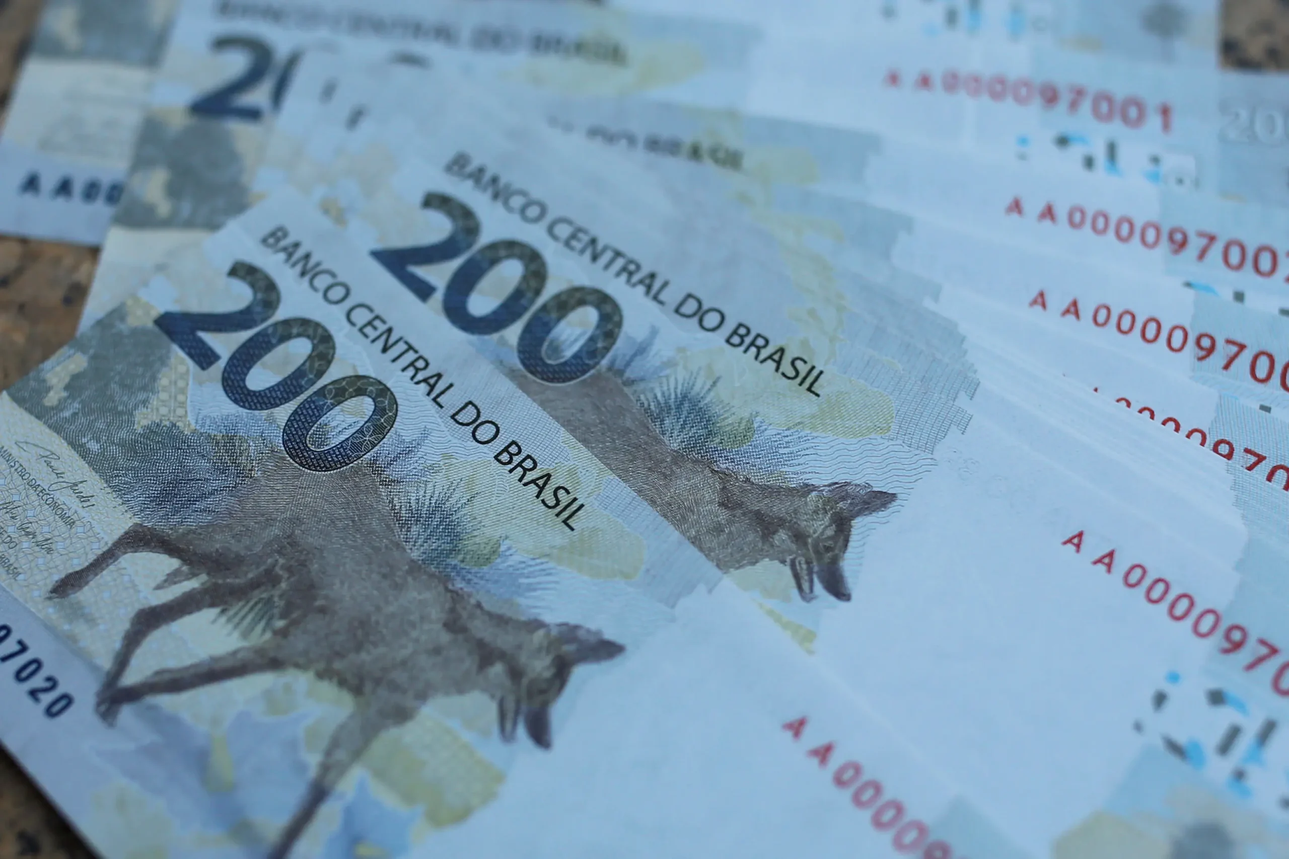 Imagem destacada - Taxas dos DIs recuam após alívio nas tensões entre Brasil e EUA