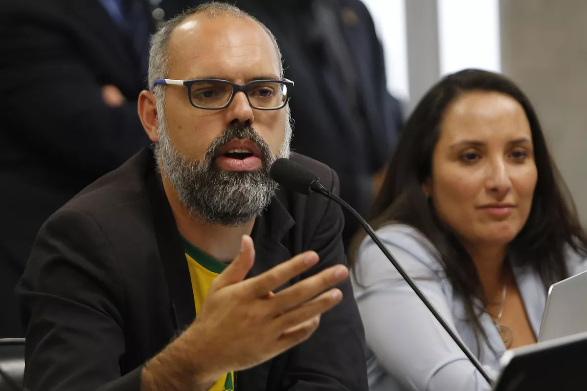 Imagem destacada - PF indica Allan dos Santos por difamação, injúria, desobediência e incitação ao crime