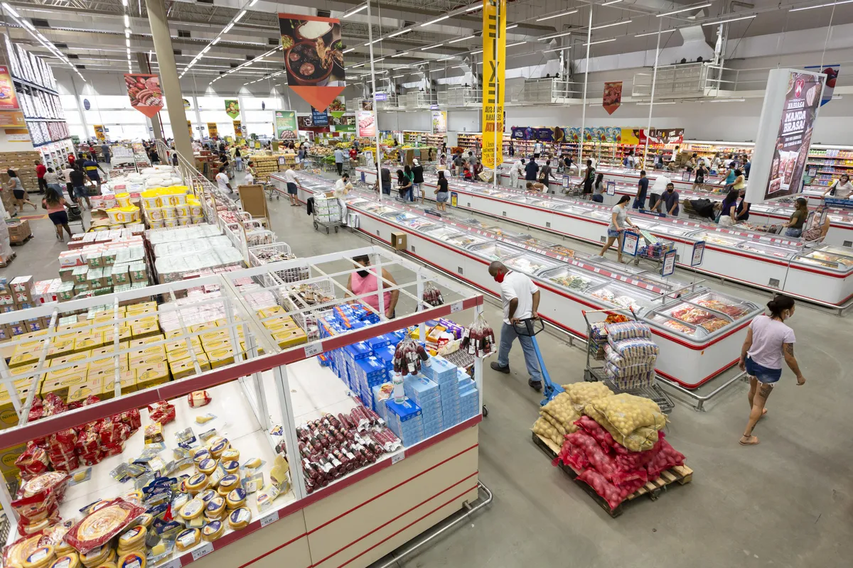 Imagem destacada - Disposição de consumo das famílias cai 0,3% em agosto, mostra CNC