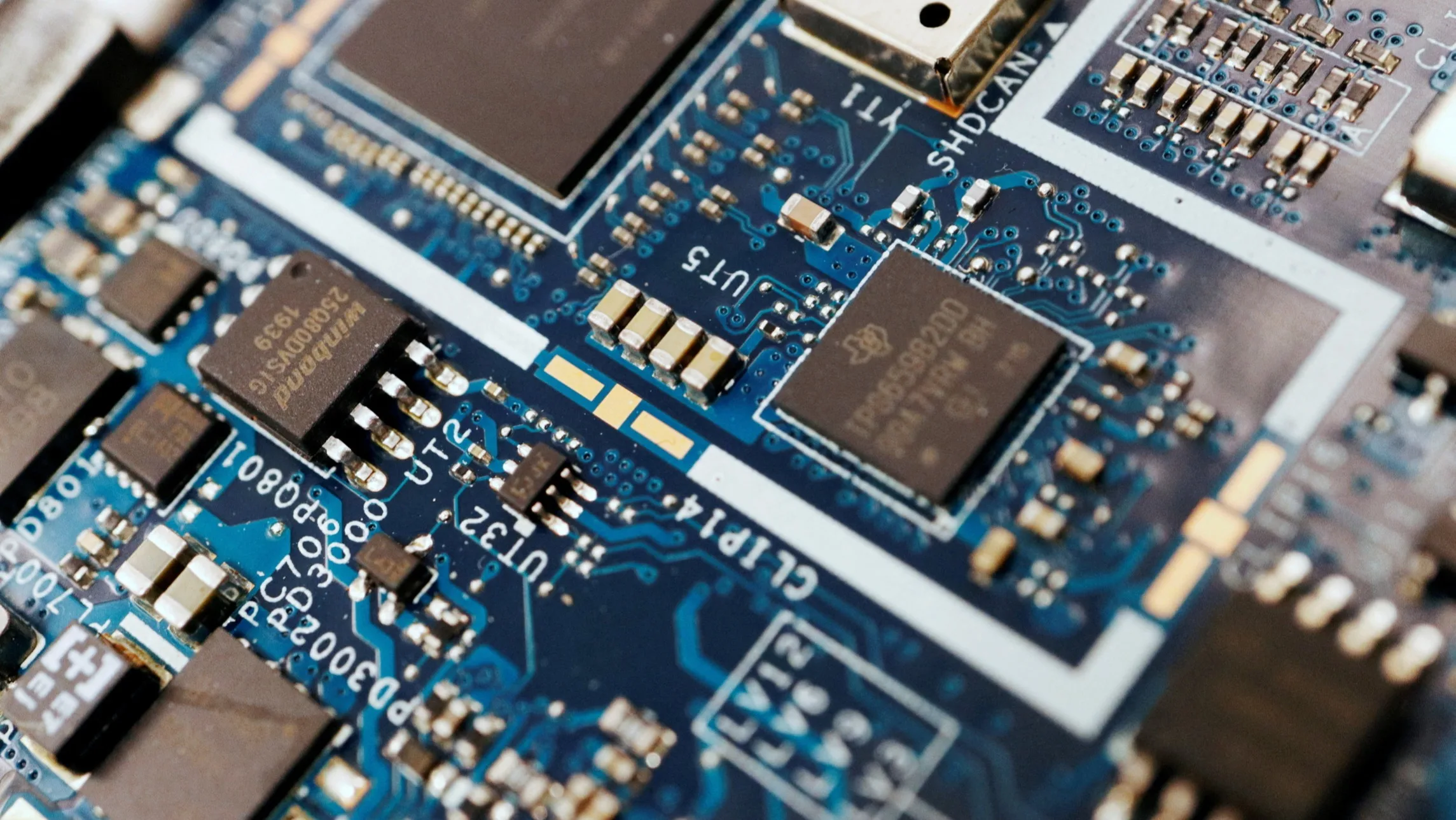 Imagem destacada - Ações de fabricantes chinesas de chips disparam após sinalização de avanços da DeepSeek