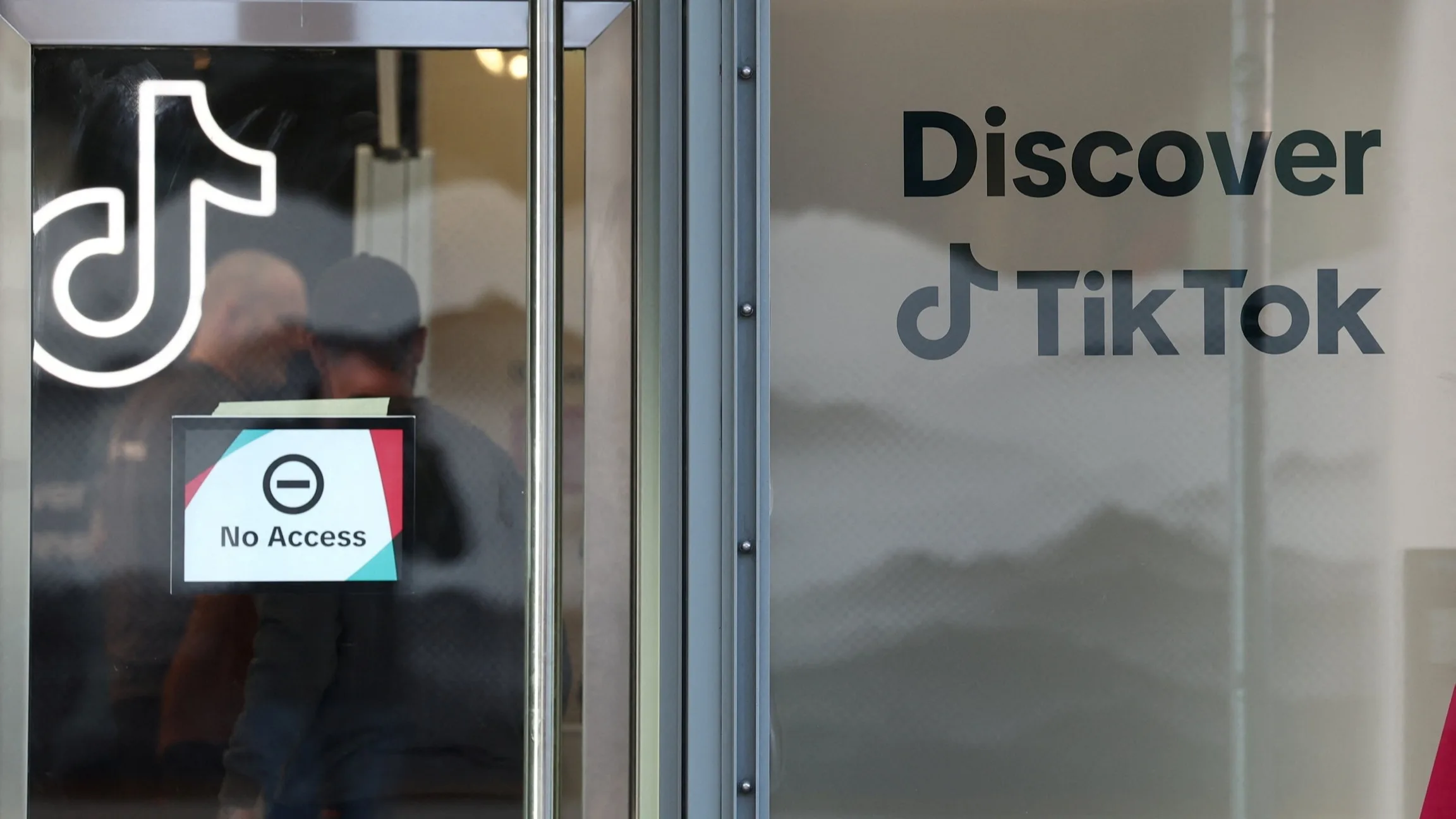 Imagem destacada - TikTok vai demitir centenas de moderadores no Reino Unido