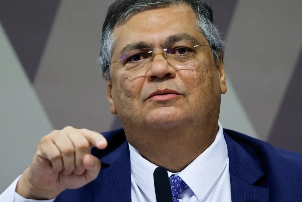 Imagem destacada - Dino diz que STF preserva soberania ao exigir homologação para leis estrangeiras valerem no Brasil
