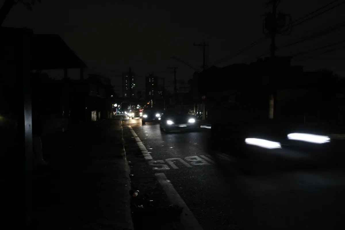 Imagem destacada - Tempo médio sem energia em São Paulo sobe de 7 para 22 horas em quatro anos