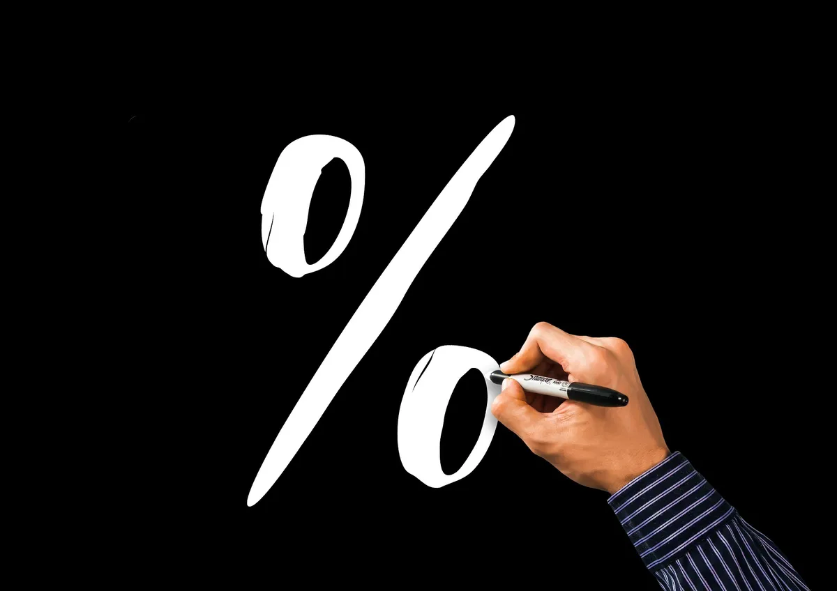 Imagem destacada - Juros consomem 9,86% da renda das famílias brasileiras e batem recorde histórico