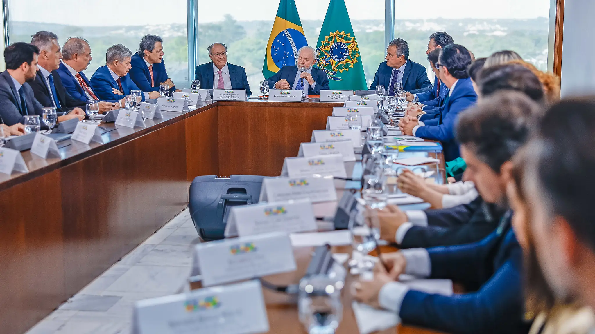 Imagem destacada - Reforma Administrativa quer acabar com aposentadoria compulsória como punição a juízes e promotores