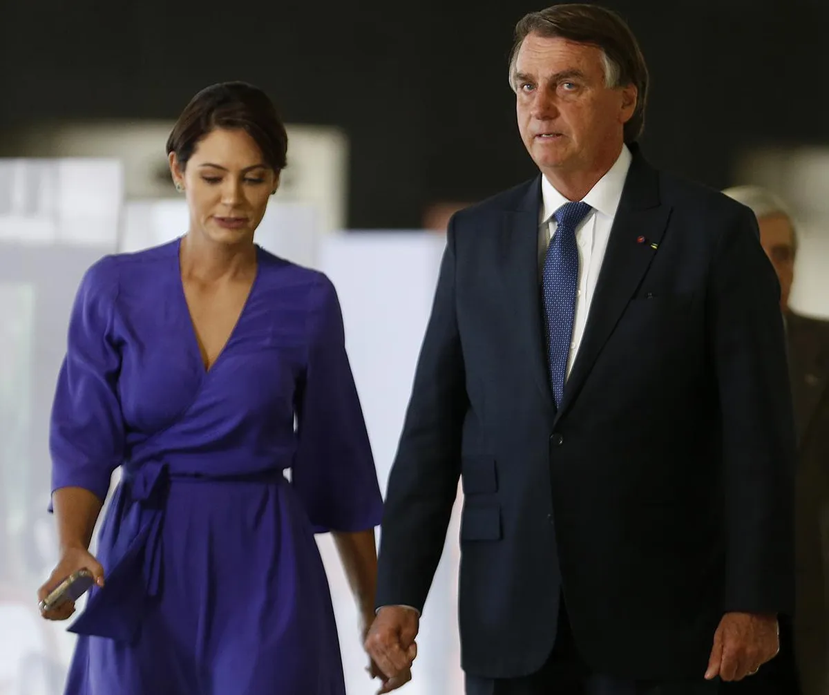 Imagem destacada - Moraes autoriza visita de grupo de oração liderado por Michelle à casa de Bolsonaro