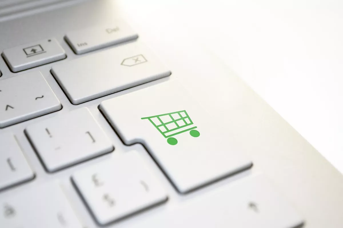 Imagem destacada - EUA pressionam OMC por isenção tarifária permanente em transações de e-commerce
