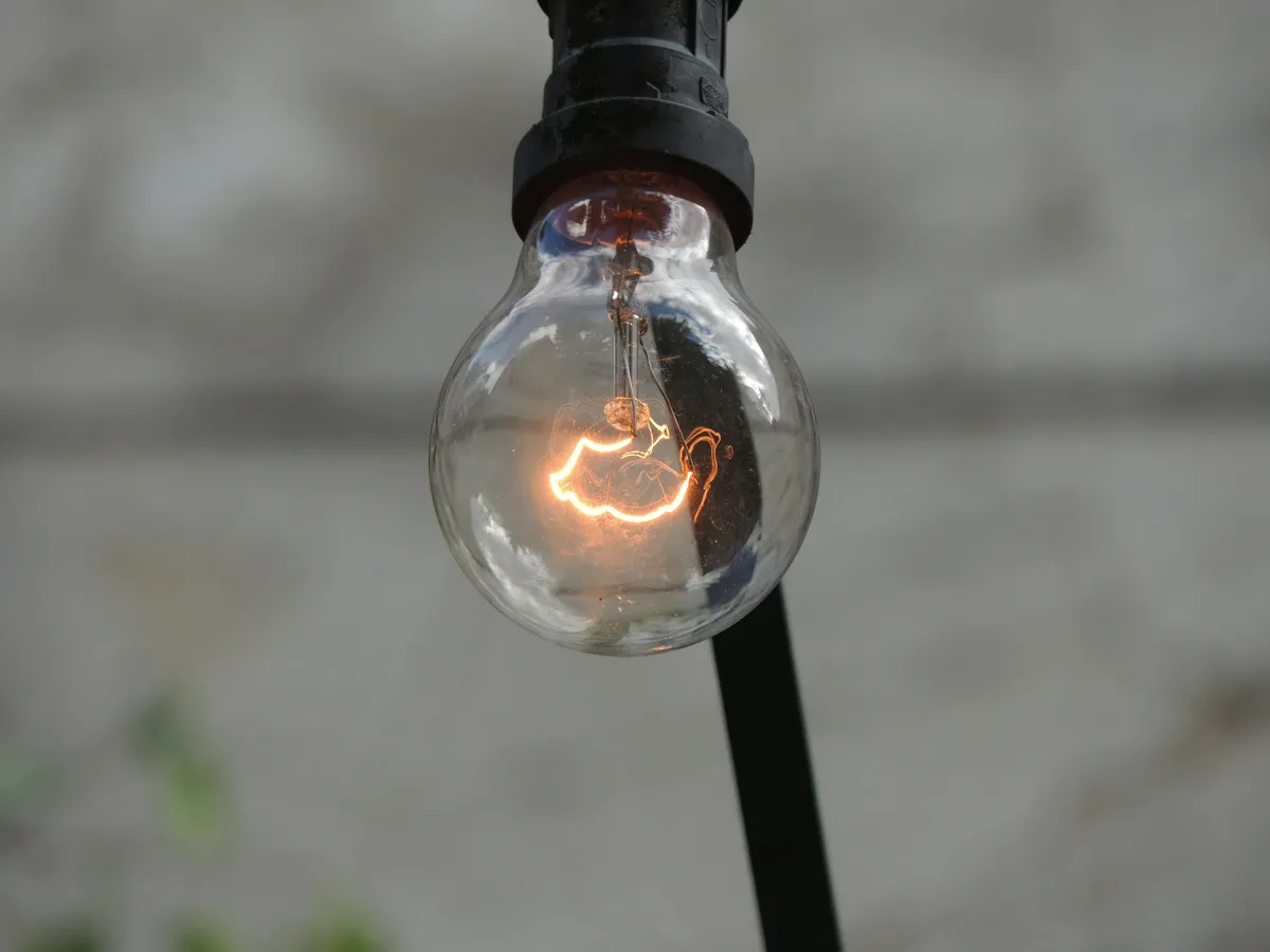 Imagem destacada - Energia elétrica recua 4,93% no IPCA-15 de agosto com bônus de Itaipu, mesmo sob bandeira vermelha