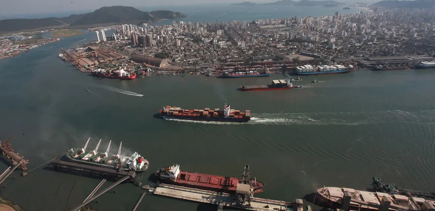Imagem destacada - Conselho da Santos Brasil dá aval a OPA da CMA CGM e autoriza saída do Novo Mercado