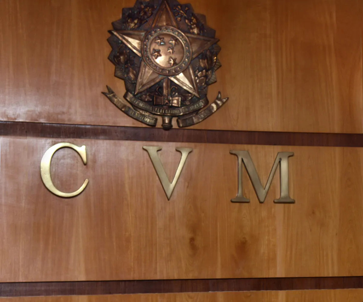 Imagem destacada - CVM impõe multa de R$ 25,7 milhões à Euro Capital e a dois sócios por oferta irregular de debêntures