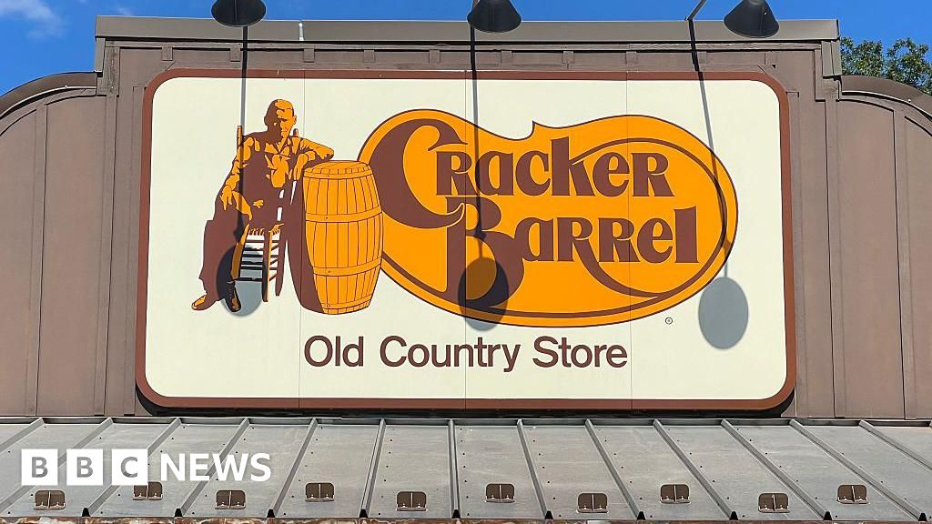 Imagem destacada - Cracker Barrel abandona novo logotipo após forte reação do público