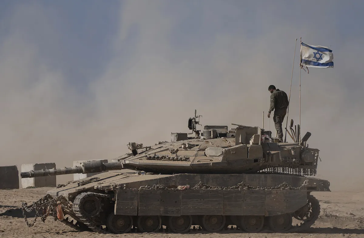 Imagem destacada - Tanques israelenses avançam sobre novo bairro nos arredores da Cidade de Gaza em meio a pressão internacional