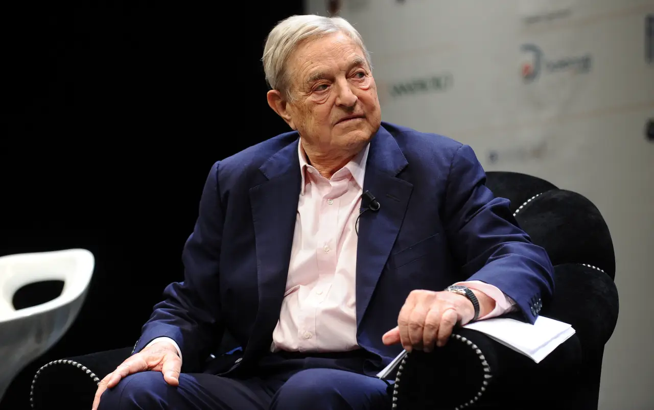Imagem destacada - Trump defende enquadrar George Soros e filho na lei RICO por apoio a protestos